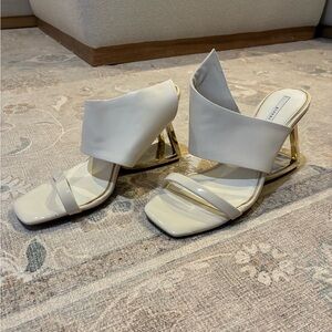 Gianni Bini Cream and Gold Wedges